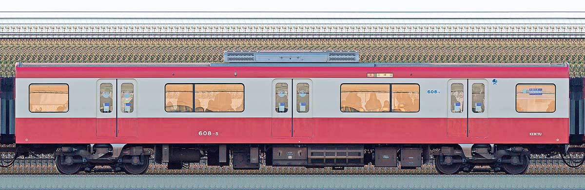 京急電鉄600形（4次車）デハ608-5海側の側面写真