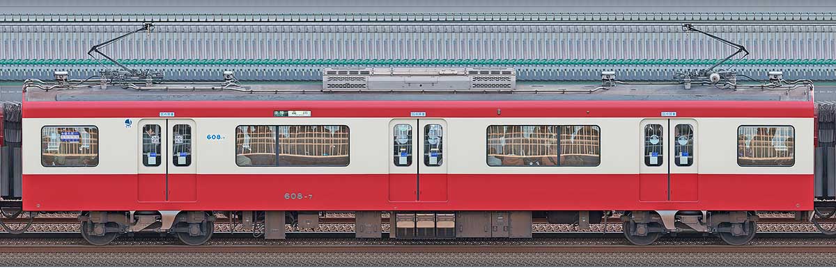 京急電鉄600形（4次車）サハ608-7山側の側面写真