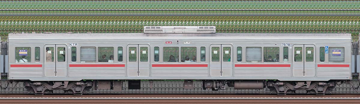京王7000系(復刻塗装車両)サハ7578海側の側面写真