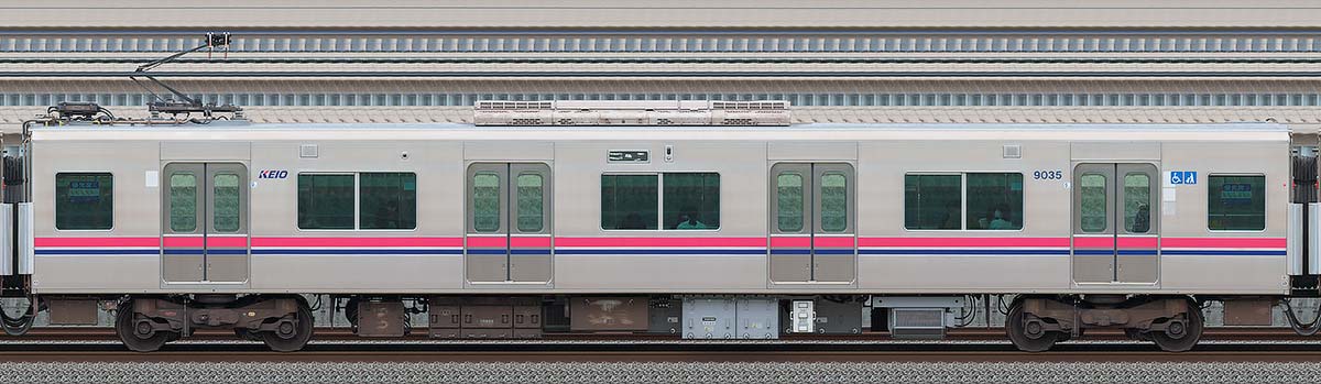 京王9000系デハ9035（リニューアル車）海側の側面写真