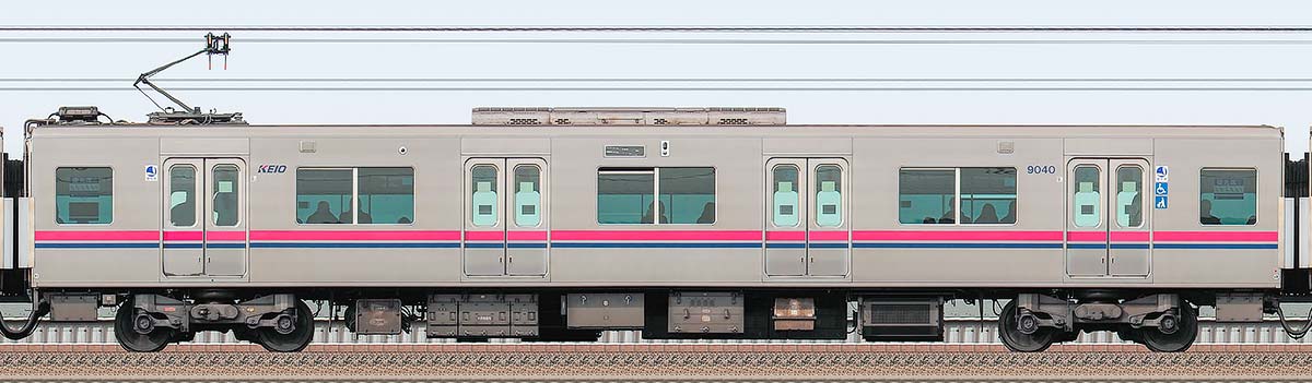京王9000系デハ9040海側の側面写真