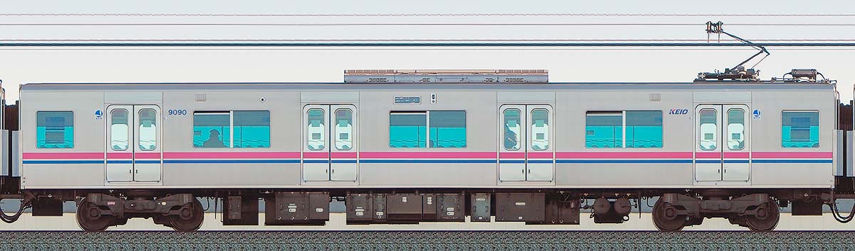 京王9000系デハ9090山側の側面写真