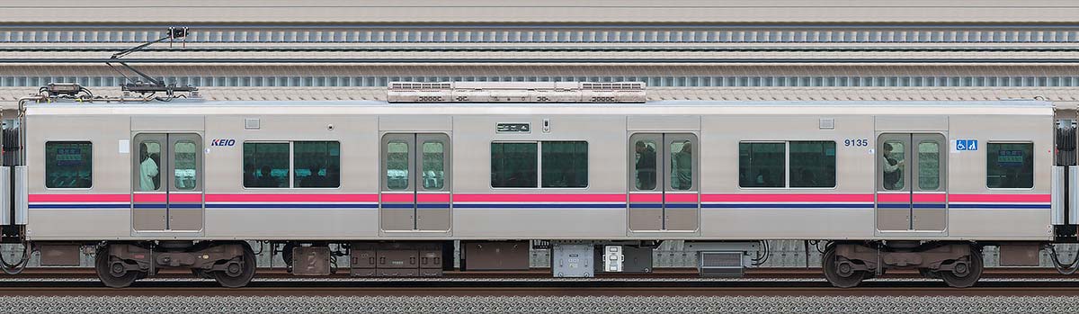 京王9000系デハ9135（リニューアル車）海側の側面写真