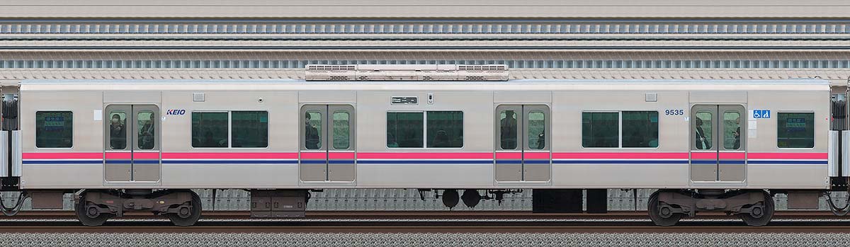 京王9000系サハ9535（リニューアル車）海側の側面写真