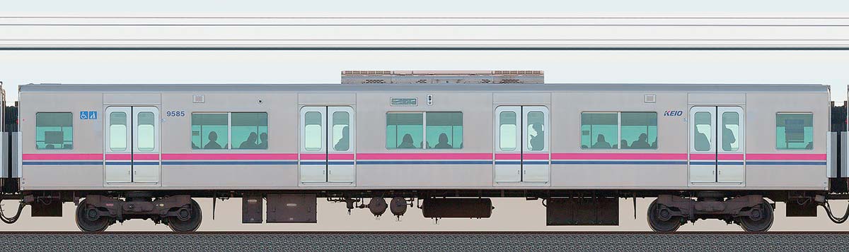 京王9000系サハ9585（リニューアル車）山側の側面写真