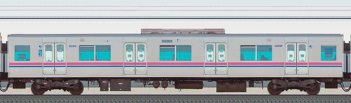 京王9000系サハ9590山側の側面写真