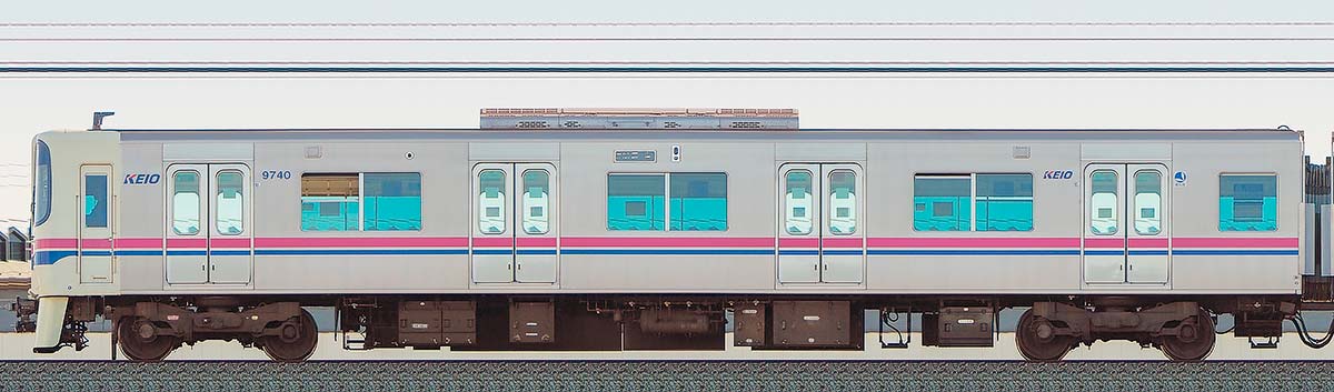 京王9000系クハ9740山側の側面写真
