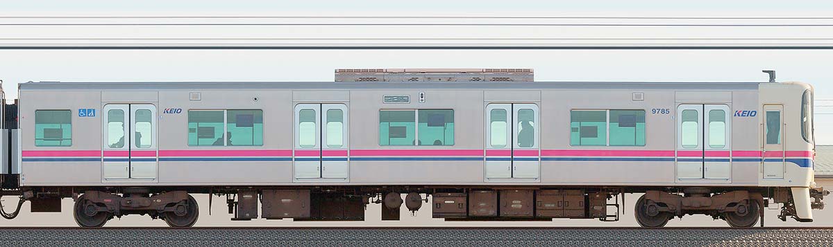 京王9000系クハ9785（リニューアル車）山側の側面写真