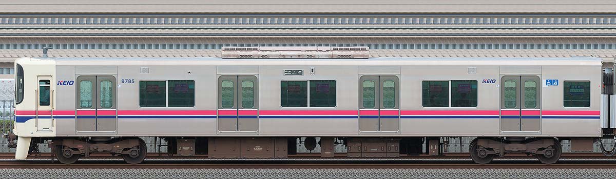 京王9000系クハ9785（リニューアル車）海側の側面写真