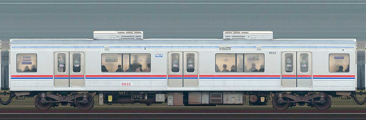 京成8900形モハ8932海側の側面写真