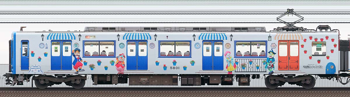 近鉄5800系「志摩スペイン村ラッピングトレイン」モ5801の側面写真｜RailFile.jp｜鉄道車両サイドビューの図鑑