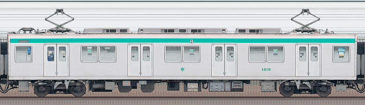 京都市交通局10系12192側の側面写真
