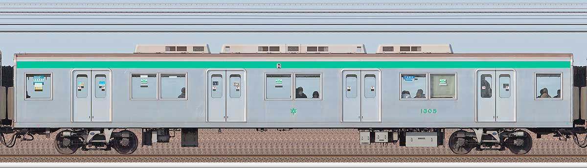 京都市交通局10系13051側の側面写真