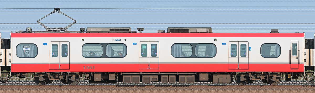 名鉄1200系「パノラマsuper」(2次車)モ1361(リニューアル車)海側の側面写真