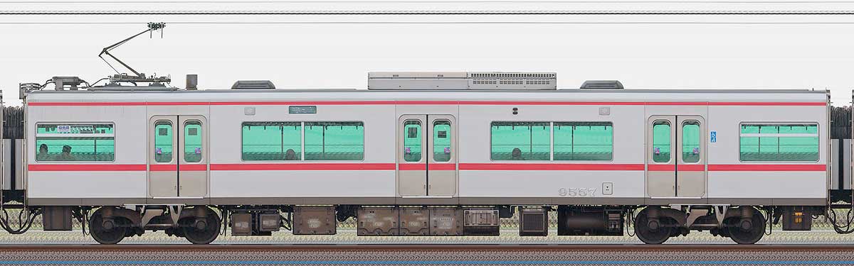 名鉄9500系（3次車）モ9557山側の側面写真