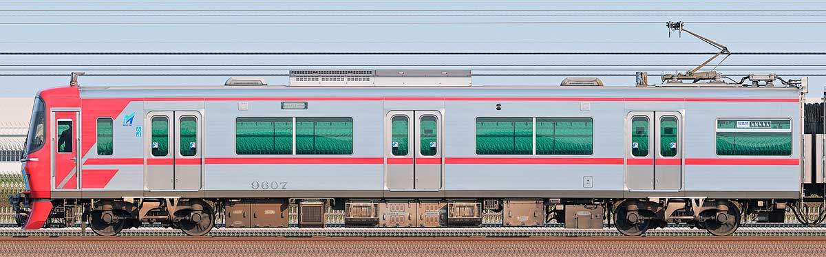 名鉄9500系（3次車）モ9607海側の側面写真