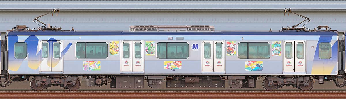 横浜高速鉄道Y500系デハY552「ポケモンワールドチャンピオンシップス2023」開催記念ラッピング山側の側面写真