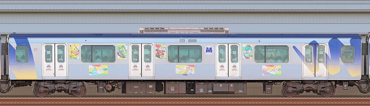 横浜高速鉄道Y500系デハY582「ポケモンワールドチャンピオンシップス2023」開催記念ラッピング山側の側面写真