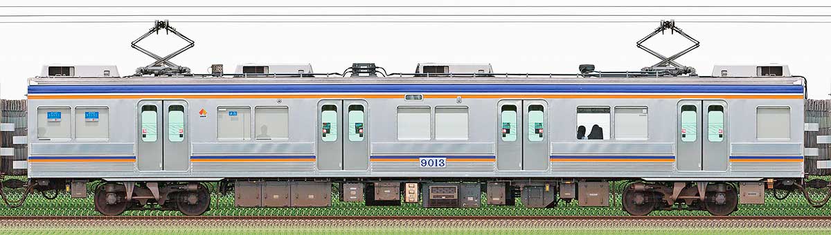 南海9000系モハ9013山側の側面写真