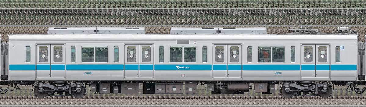 小田急2000形デハ2309（ロイヤルブルー）山側の側面写真