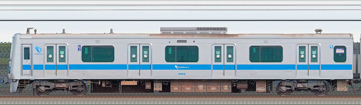 小田急4000形クハ4055山側の側面写真
