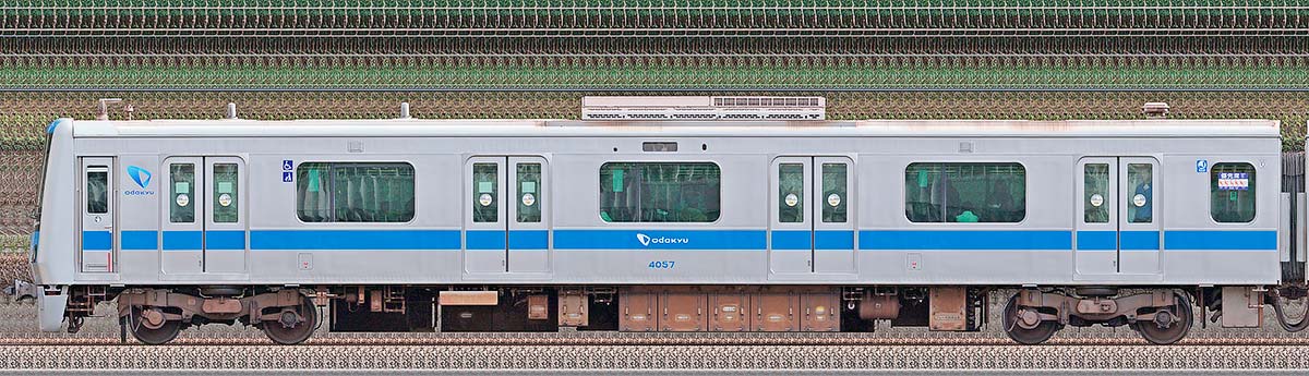 小田急4000形クハ4057山側の側面写真