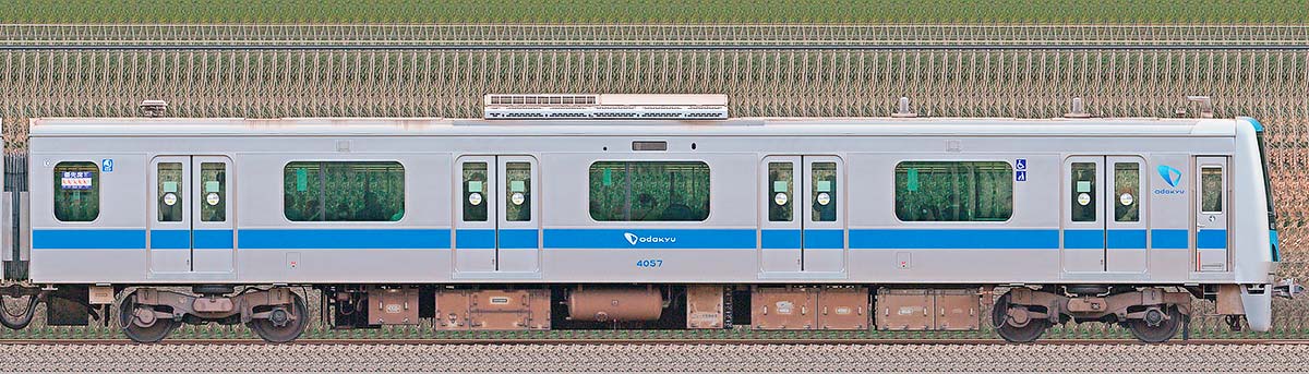 小田急4000形クハ4057海側の側面写真