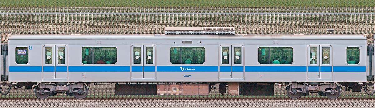 小田急4000形デハ4107海側の側面写真