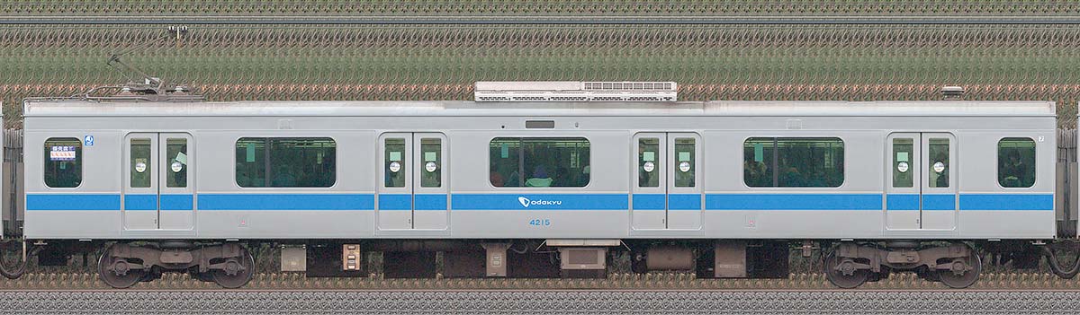 小田急4000形デハ4215海側の側面写真