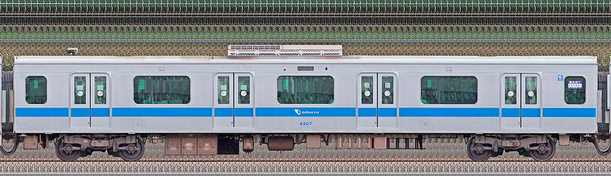小田急4000形デハ4307山側の側面写真