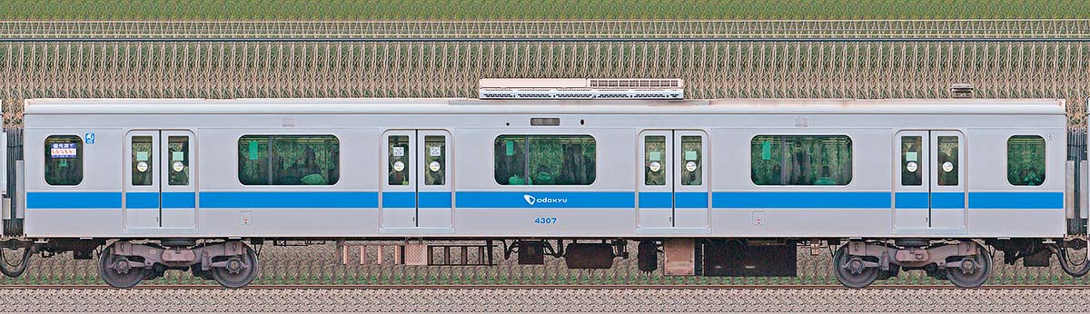 小田急4000形デハ4307海側の側面写真