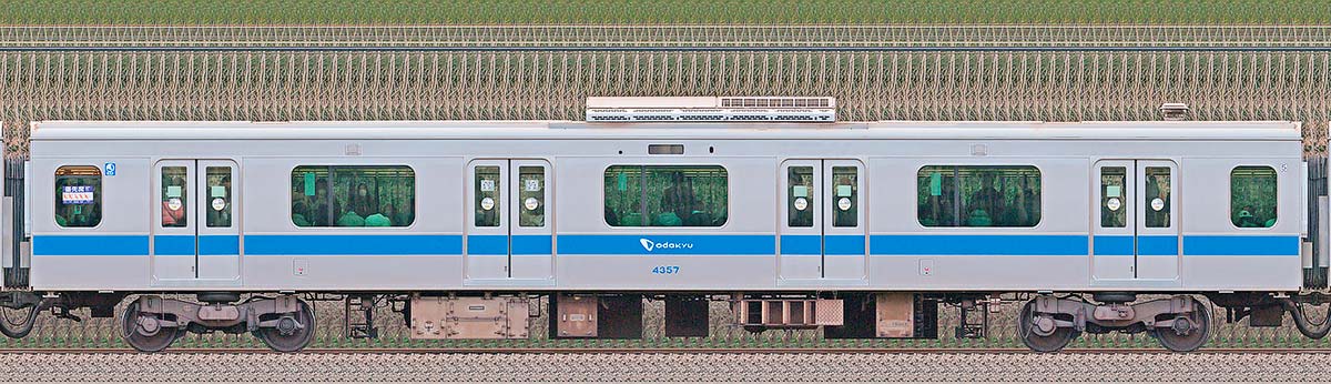 小田急4000形サハ4457海側の側面写真