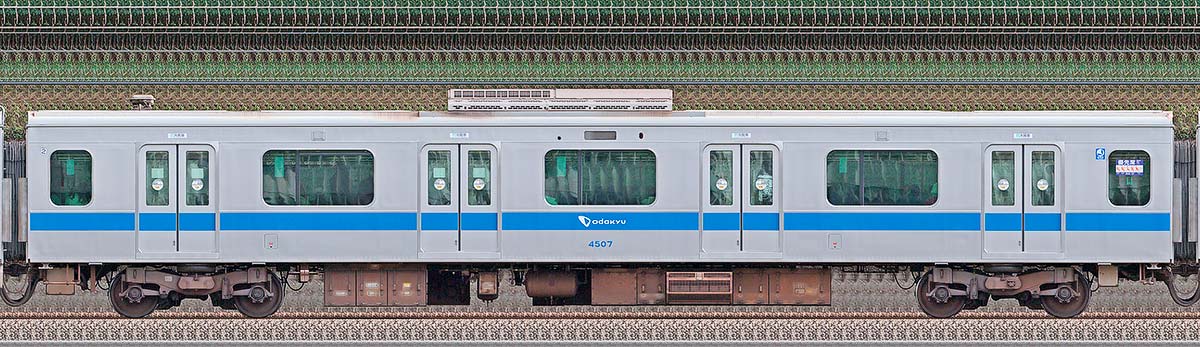 小田急4000形デハ4507山側の側面写真
