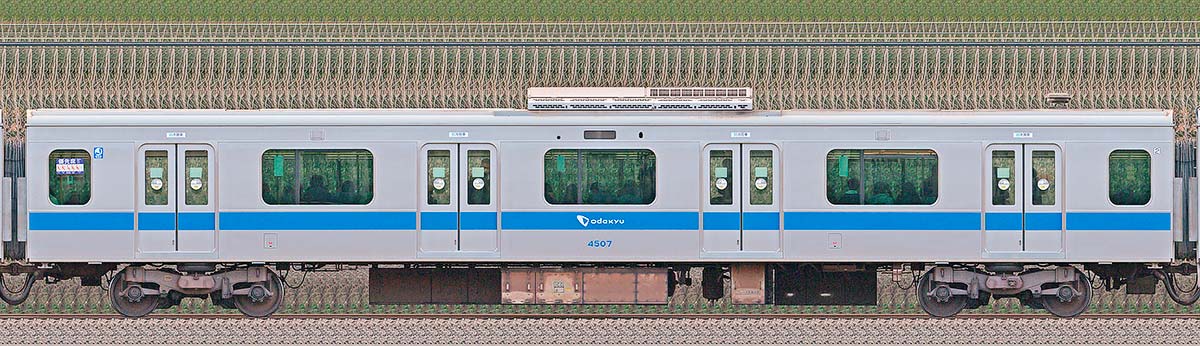 小田急4000形デハ4507海側の側面写真