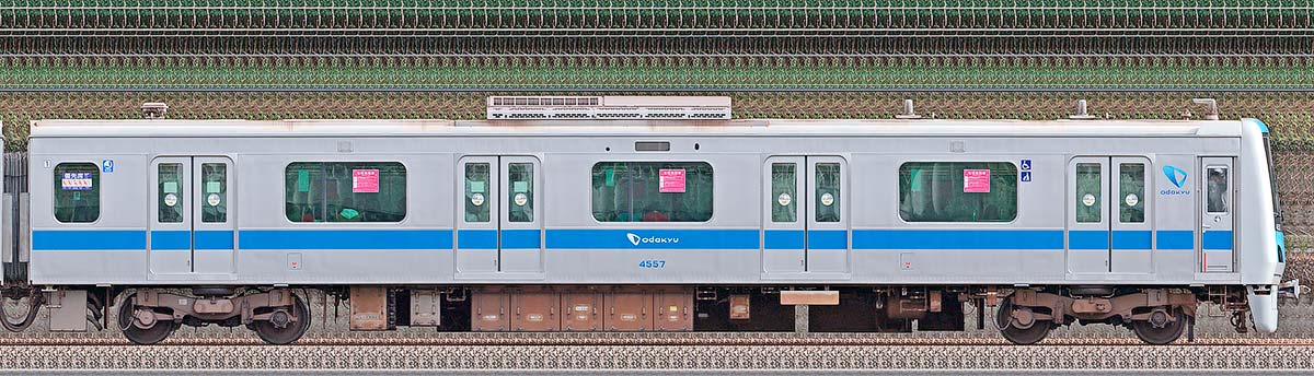 小田急4000形クハ4557山側の側面写真