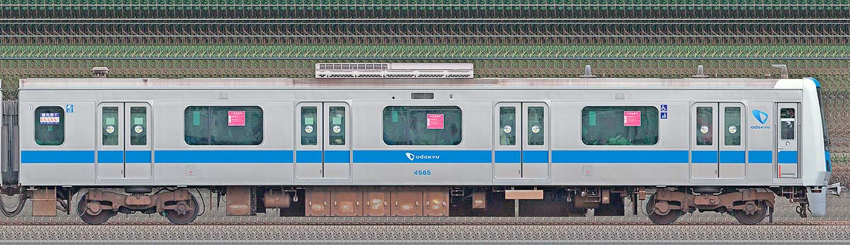 小田急4000形クハ4565山側の側面写真