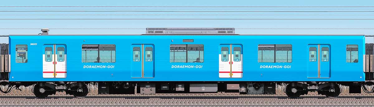 西武30000系「DORAEMON-GO!」モハ383012位側の側面写真