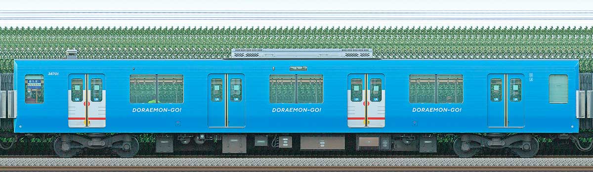 西武30000系「DORAEMON-GO！」モハ387013位・1位側の側面写真