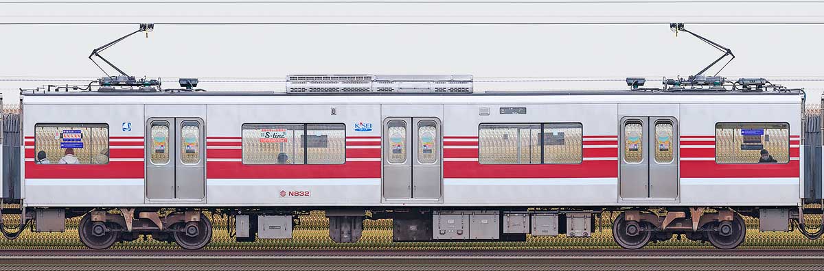 新京成N800形「N800形 復刻塗装電車」N832海側の側面写真