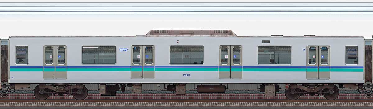 埼玉高速鉄道2000系2510山側の側面写真