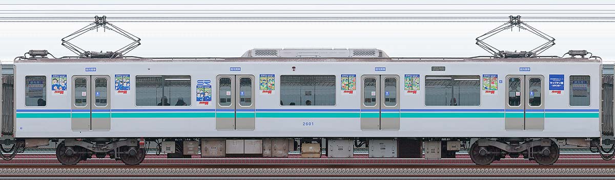 埼玉高速鉄道2000系2601「キャプテン翼」ラッピング山側の側面写真