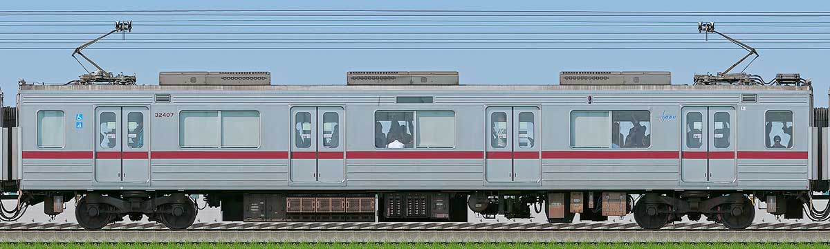 東武30000系モハ32407海側の側面写真