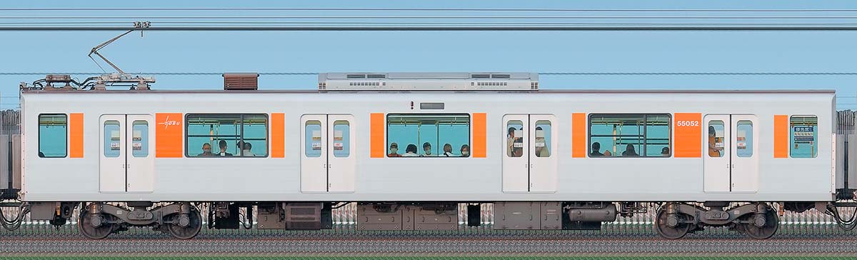 東武50050型モハ55052（2021年）山側の側面写真