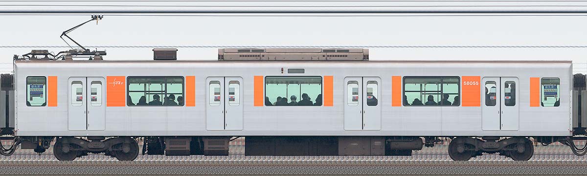 東武50050型モハ58055（2025年）山側の側面写真