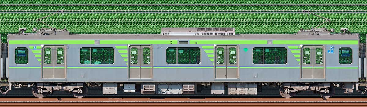 東京都交通局 新宿線 10-300形10-661海側の側面写真