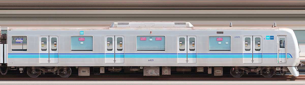 東京メトロ05系8次車05-025山側の側面写真