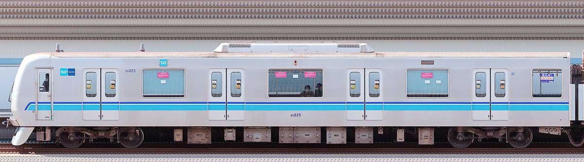 東京メトロ05系8次車05-025海側の側面写真