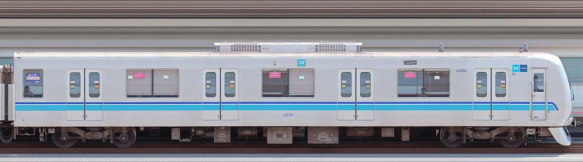 東京メトロ05系11次車05-036山側の側面写真