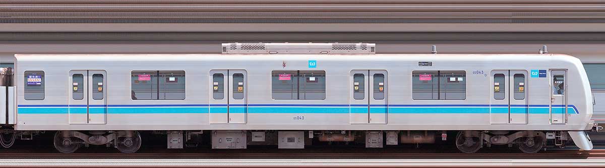 東京メトロ05系13次車05-043山側の側面写真