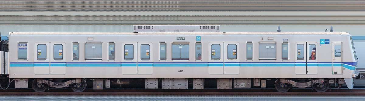 東京メトロ05系5次車05-115海側の側面写真